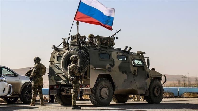 Russische Aktivitäten am Flughafen Qamischli werfen Verdacht auf.