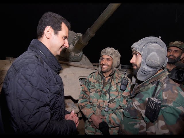 Ein syrisches Dokument enthüllt die Einstellung von Militäroffizieren im diplomatischen Dienst des früheren Regimes.