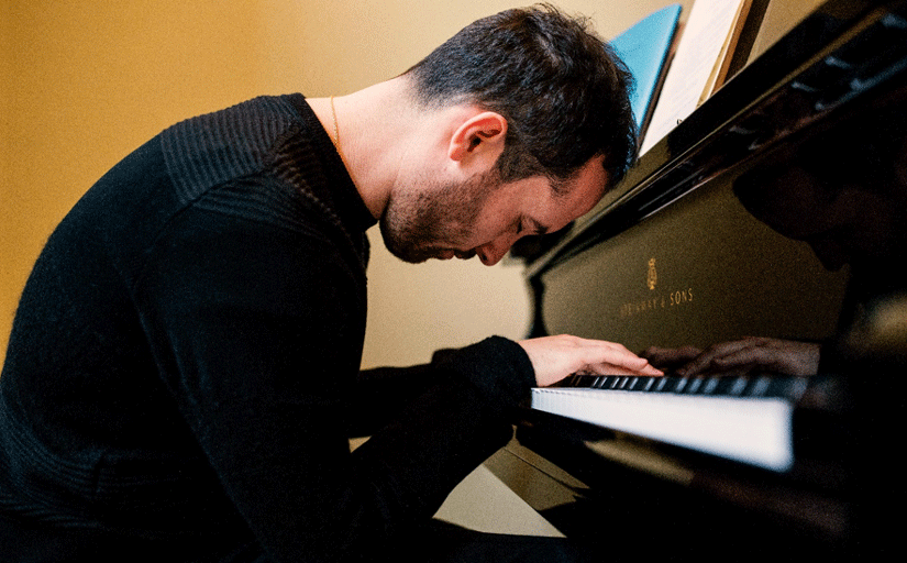 "Igor Levit desafía el tiempo y toca una pieza durante 16 horas seguidas"