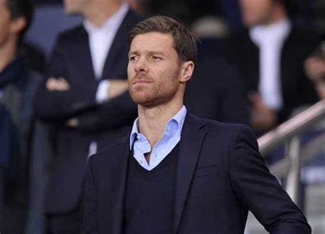 Bayer Leverkusen bereitet sich auf den Abschied seines Trainers Xabi Alonso und seines Spielers Florian Wirtz vor.