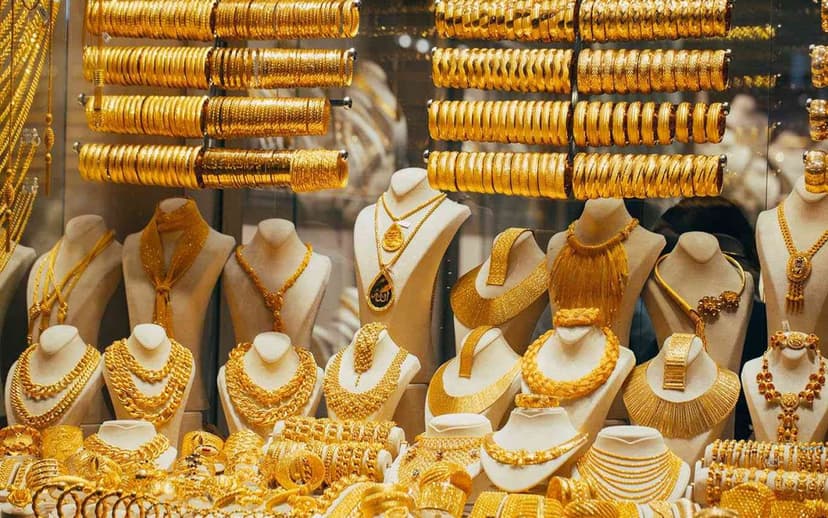 تراجع أسعار الذهب مع تعافي الدولار وتفاؤل بوقف إطلاق النار بين روسيا وأوكرانيا