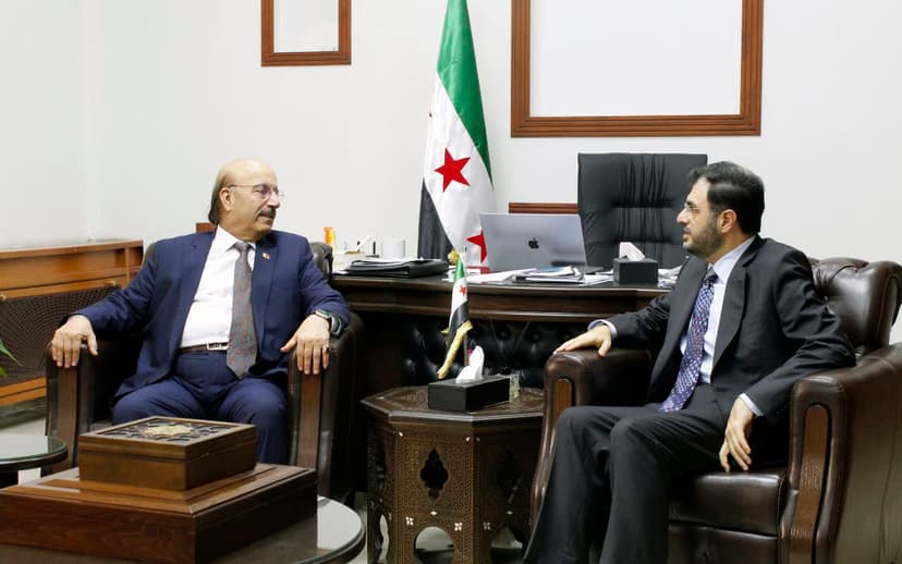 Der syrische Kommunikationsminister diskutiert mit dem Botschafter Bahrains Möglichkeiten zur Stärkung der Zusammenarbeit im Bereich der Kommunikation und Informationstechnologie.