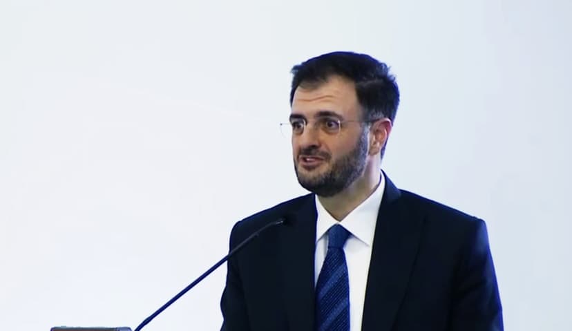 Der syrische Kommunikationsminister startet das Projekt "Barq Net" zur Bereitstellung von Hochgeschwindigkeitsinternet im ganzen Land.