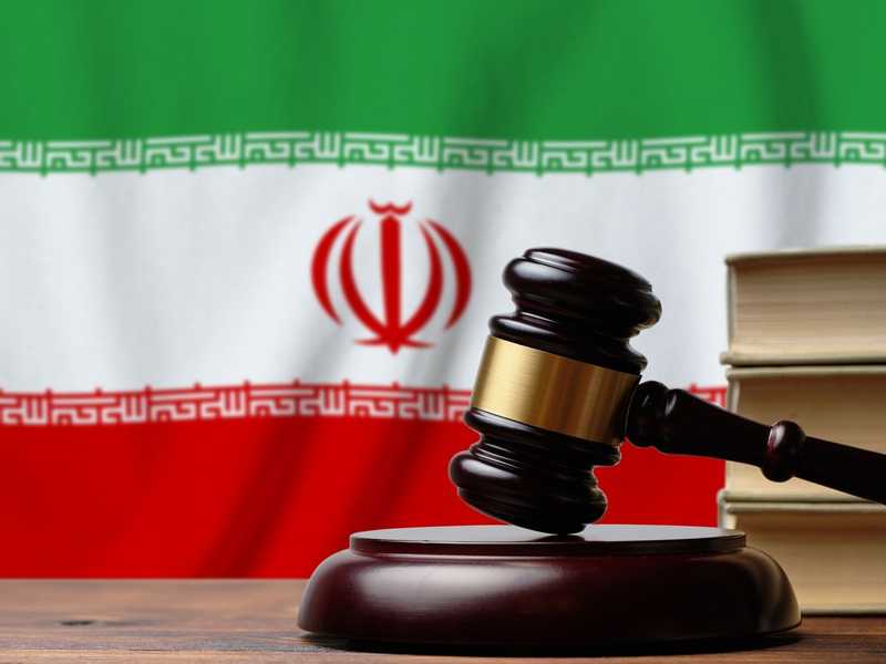 Iran executes "Mossad spy" and arrests another while trying to flee.