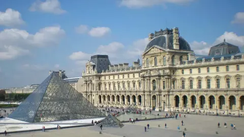 Une nouvelle grève paralyse le « Louvre ».. le musée le plus célèbre du monde ferme ses portes à Paris