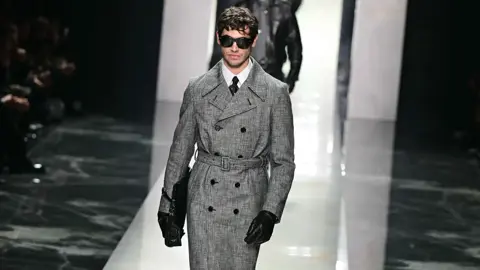 Milano Mode : Des défilés qui soulèvent des questions sur le pouvoir et l'identité et rouvrent le dossier de la discrimination