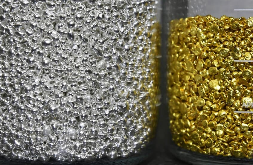 قفزة قوية للذهب والفضة بعد موجة انهيار… الأسواق تستعيد توازنها وسط تحولات نقدية أمريكية