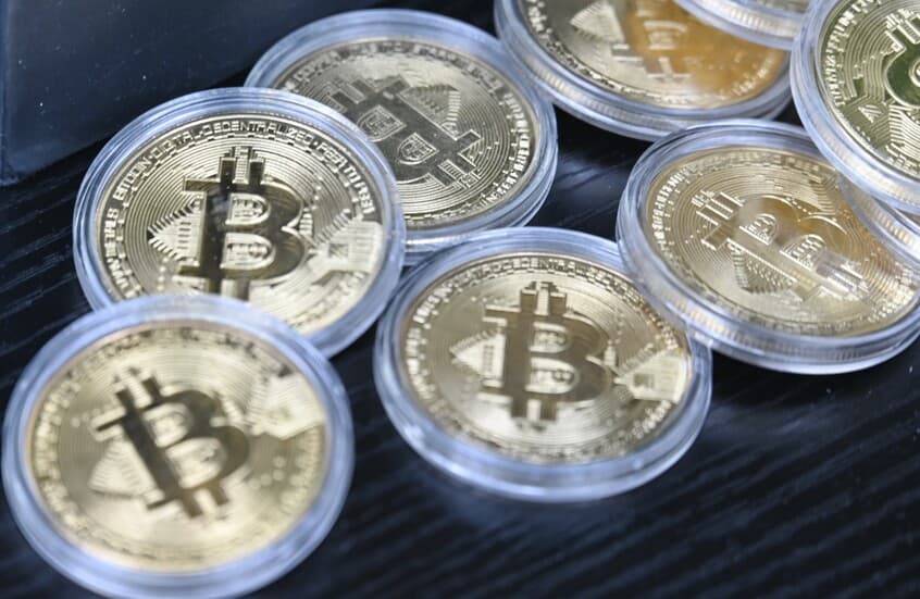 Effondrement du marché des cryptomonnaies : le Bitcoin entraîne des pertes de près de 500 milliards de dollars en quelques jours