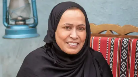 Verschlechterung des Gesundheitszustands von Hayat Al-Fahd nach dem Schlaganfall.. Ihre Tochter enthüllt schockierende Details über ihren Zustand