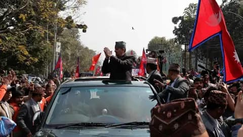 الآلاف يتجمعون في كاتماندو دعماً لملك نيبال السابق