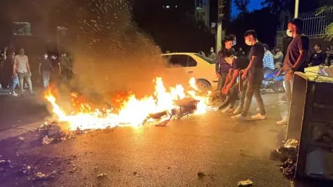 إيران تبدأ محاكمة أول المعتقلين في احتجاجات باكدشت وسط مخاوف حقوقية