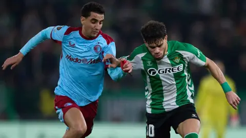 صراع أوروبي على نجم المغرب.. باريس سان جيرمان يزاحم الكبار لضم الزلزولي