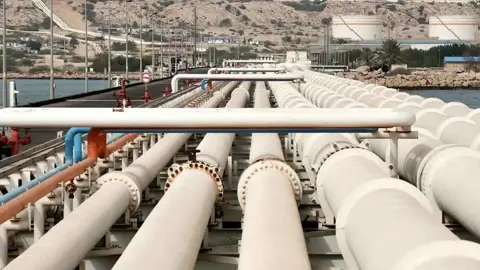 التوتر الإيراني–الأمريكي يضغط على أسواق النفط العالمية