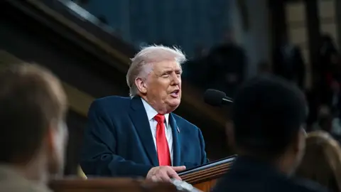 الأمريكيون يرفضون وصف ترامب للاقتصاد بالازدهار: "نحن نعاني من تكاليف المعيشة"