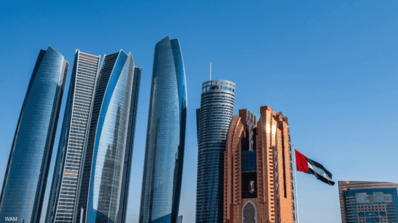 أبوظبي.. سقوط شظايا مسيّرة على واجهة مبنى في أبراج الاتحاد وإصابة امرأة وطفلها