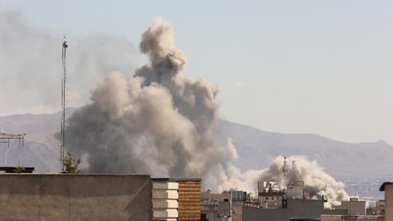 وفاة زوجة خامنئي متأثرة بجراحها بعد الهجوم الأميركي-الإسرائيلي