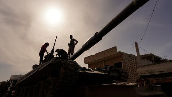 الجيش السوري يعزز انتشاره على الحدود مع لبنان والعراق.. دمشق: خطوة دفاعية وليست تمهيداً للحرب