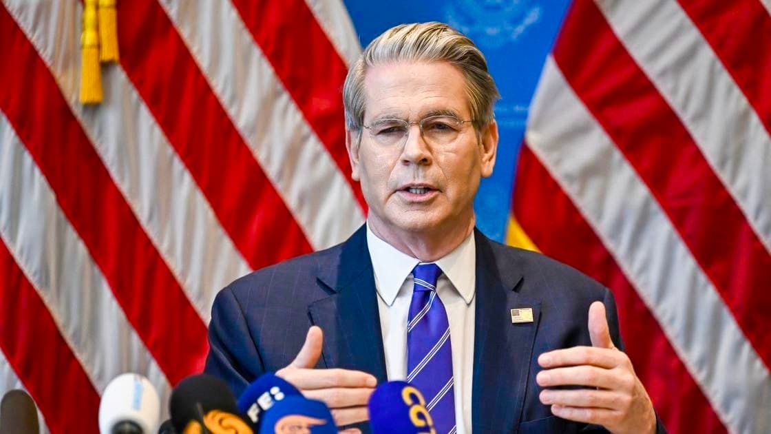 سكوت بيسنت يتهم الصين بالمضاربات وراء تقلبات الذهب وارتفاع الأسعار العالمية