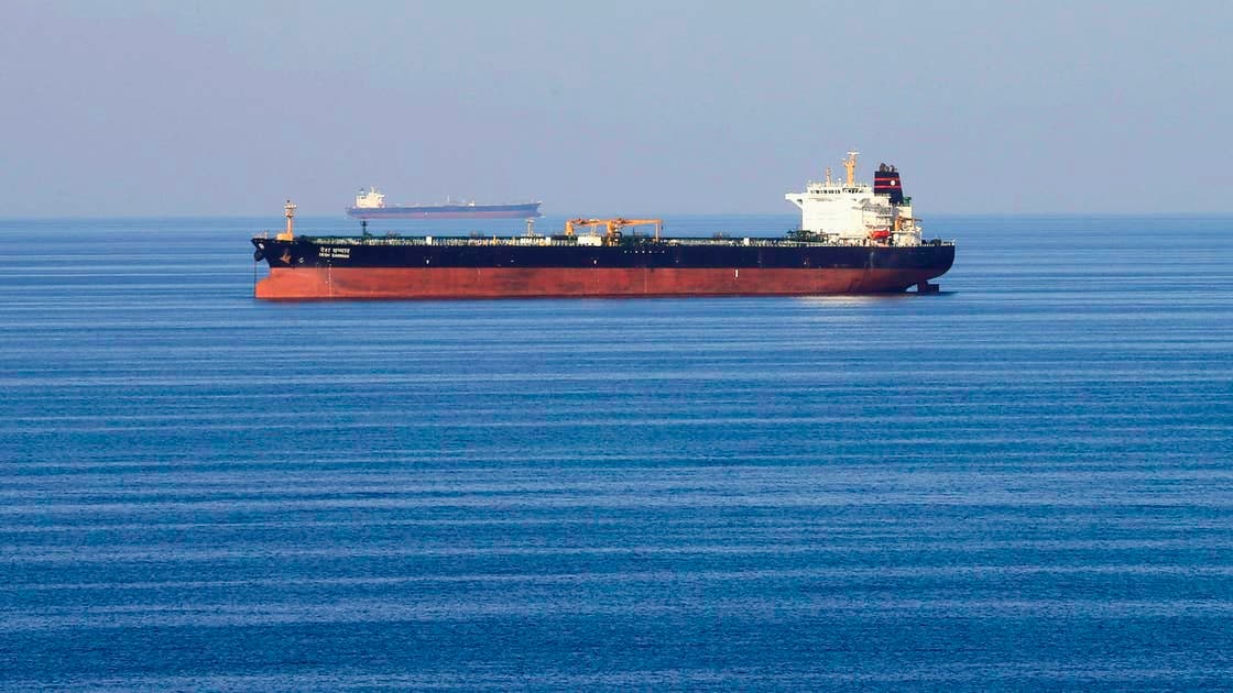 Les États-Unis avertissent les navires dans le détroit d'Hormuz au milieu de la montée des tensions avec l'Iran