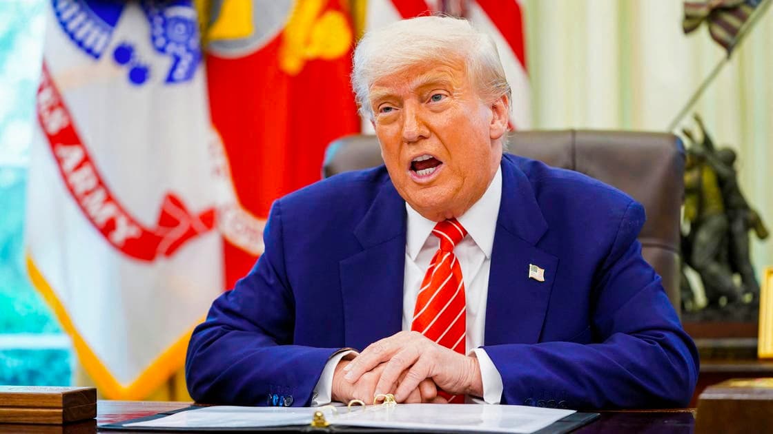 ترامب يتحدى المحكمة العليا ويعلن زيادة الرسوم الجمركية العالمية بنسبة 10%