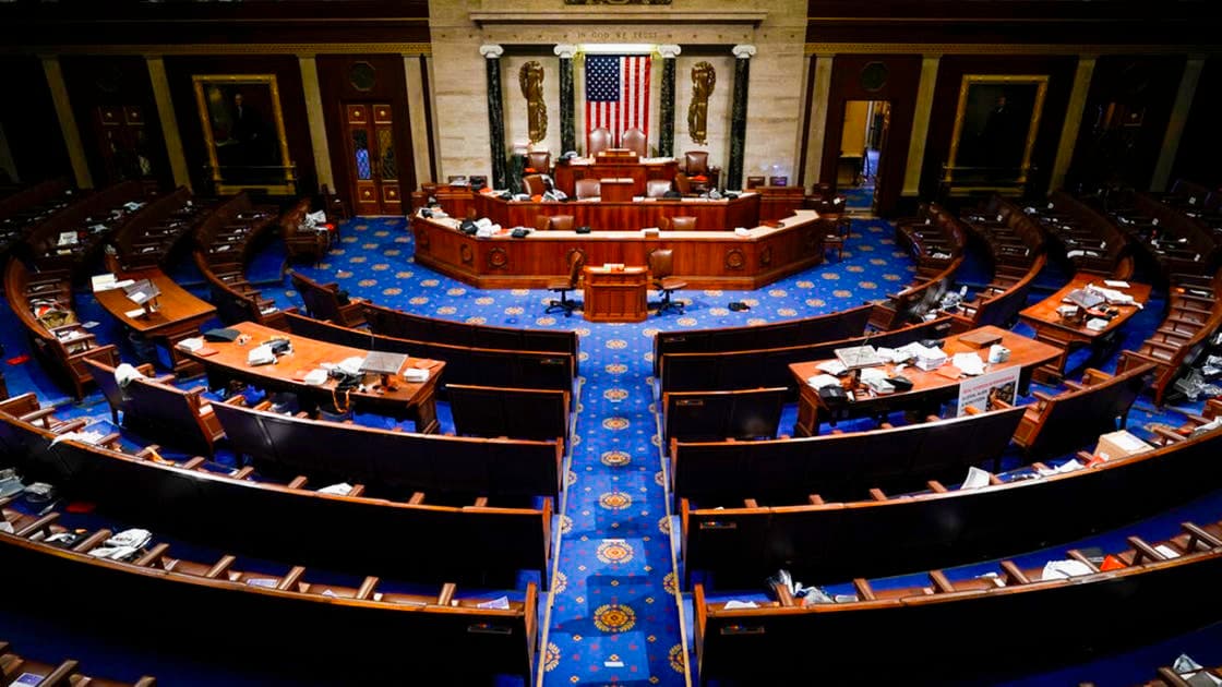 تصويت الكونغرس يعزز الحملة العسكرية لترامب ويشعل الجدل السياسي