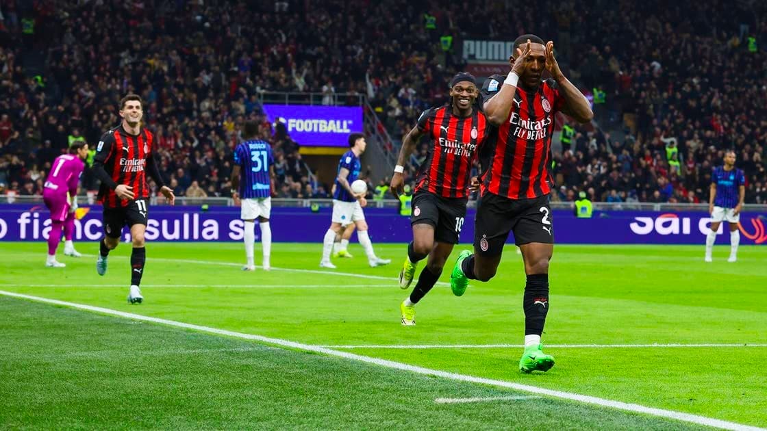 ميلان يهزم إنتر بهدف إستوبينيان ويقترب من الصدارة في الدوري الإيطالي