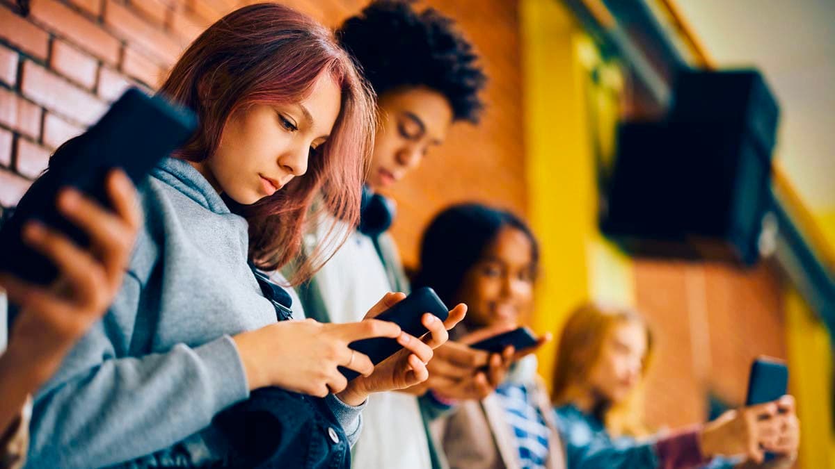 البرلمان البريطاني يرفض حظر وسائل التواصل للأطفال .. إليك التفاصيل