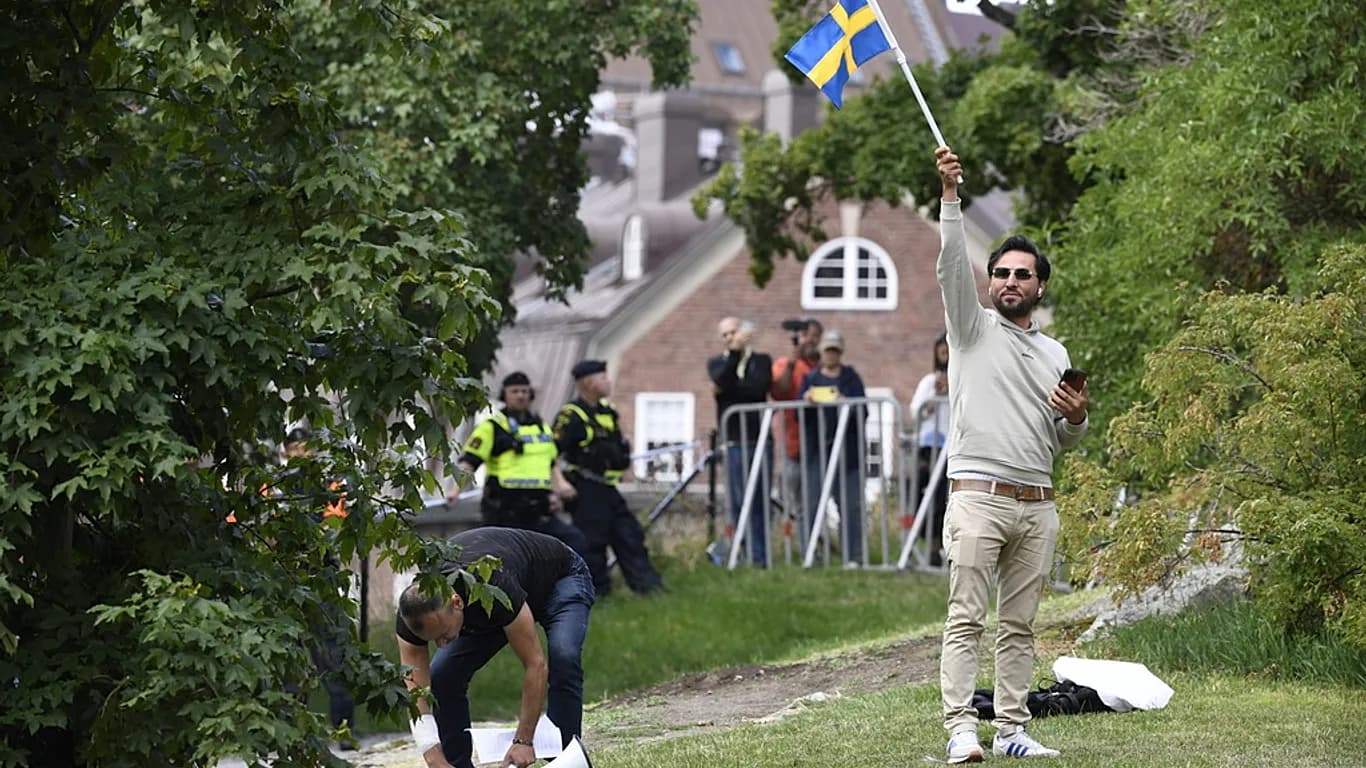Schweden erlässt Haftbefehl gegen einen syrischen Verdächtigen im Mordfall an dem Koran-Verbrenner Selwan Momika