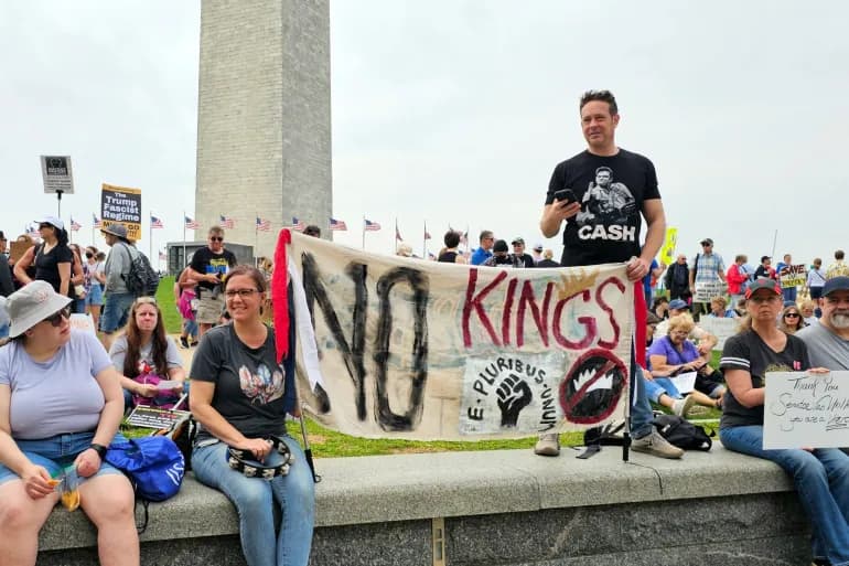Amerika bereitet sich auf landesweite Proteste gegen Trump vor, während die Regierung lahmt