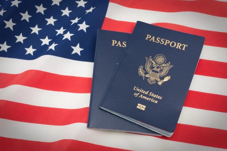 Por primera vez en dos décadas... El pasaporte estadounidense sale de la lista de los 10 pasaportes más poderosos del mundo