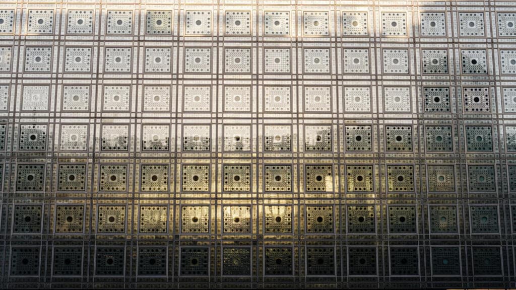 وزير الخارجية الفرنسي يلتقي مرشحين لرئاسة معهد العالم العربي