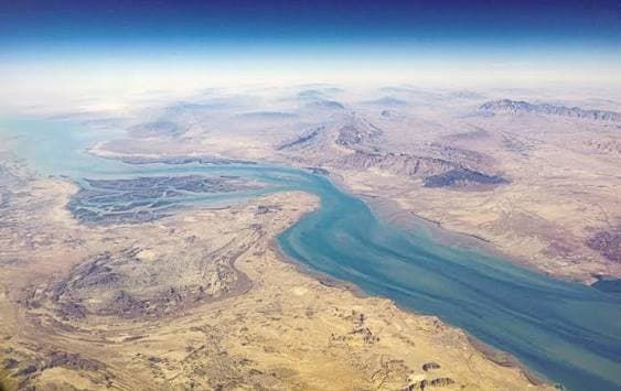 مضيق هرمز.. شريان حيوي لنقل النفط والغاز عالمياً