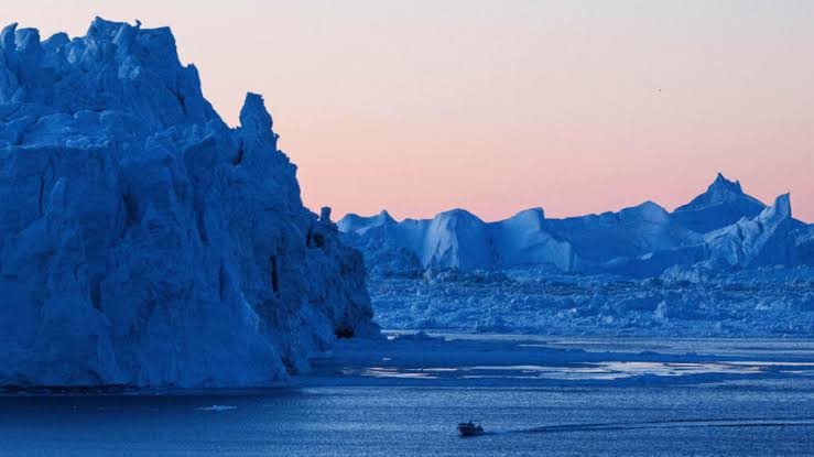 الدانمارك: غرينلاند ليست بحاجة إلى سفينة المستشفى الأمريكية