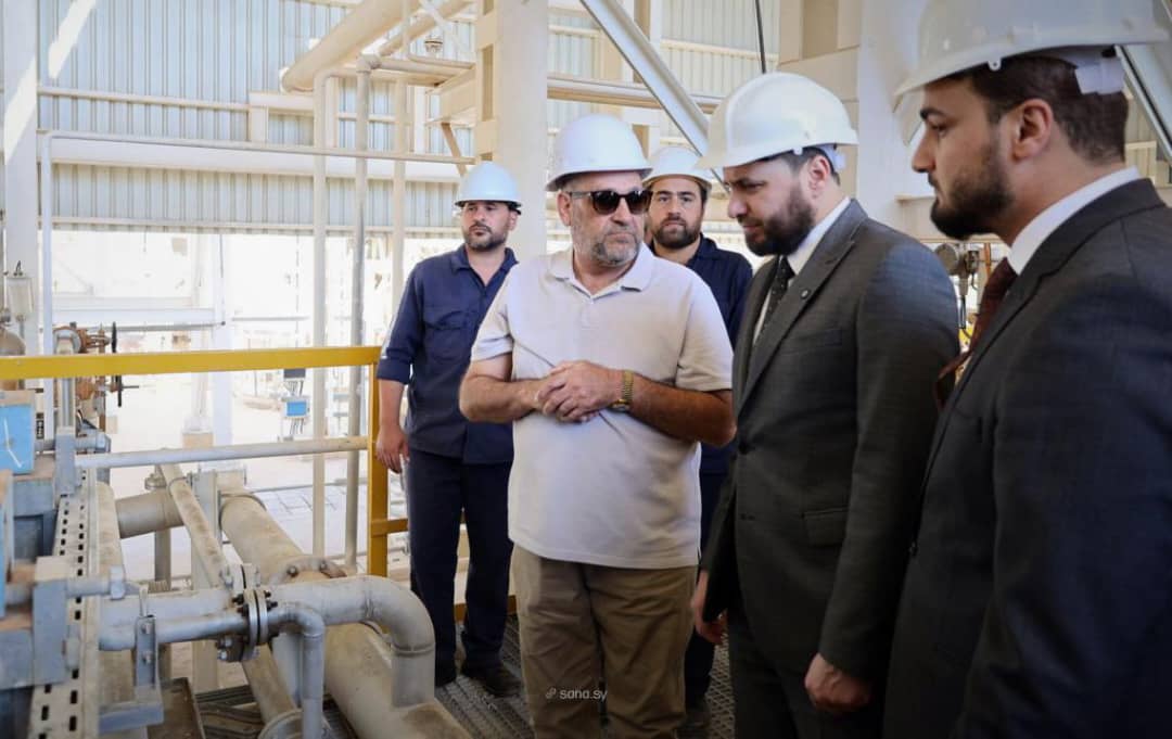 Suriye Enerji Bakanı, Tuwainan Gaz Tesisini Ziyaret Etti ve Durdurulan İki Türbini Onardıktan Sonra Çalıştırdı
